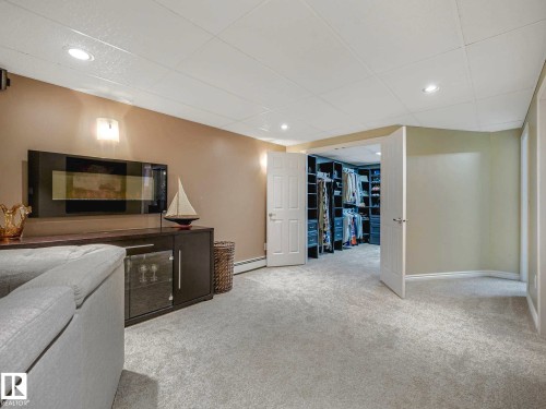 8311 96 Avenue Nw, Edmonton, AB - Indoor
