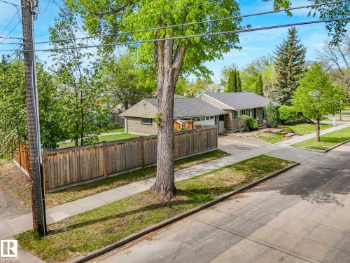 8311 96 Avenue Nw, Edmonton, AB - Outdoor