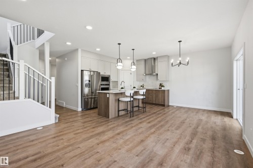3024 Dixon Landing Sw, Edmonton, AB - Indoor Photo Showing Kitchen With Upgraded Kitchen