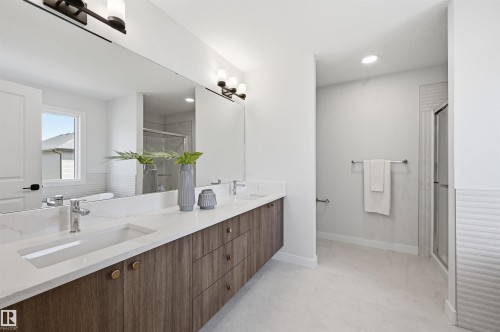 3024 Dixon Landing Sw, Edmonton, AB - Indoor Photo Showing Bathroom