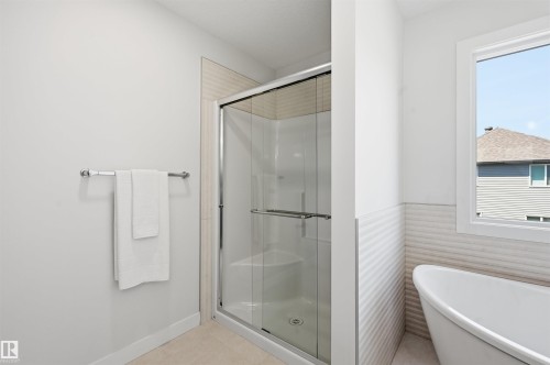 3024 Dixon Landing Sw, Edmonton, AB - Indoor Photo Showing Bathroom