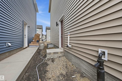 3218 Dixon Way Sw, Edmonton, AB - Outdoor