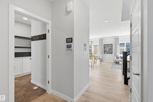 3243 Dixon Way Sw, Edmonton, AB - Indoor Photo Showing Other Room