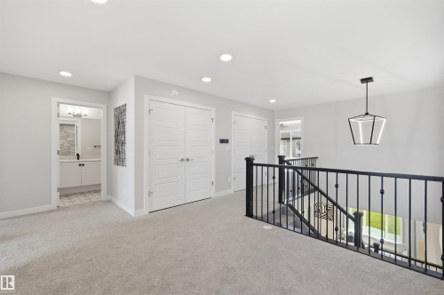 3243 Dixon Way Sw, Edmonton, AB - Indoor Photo Showing Other Room