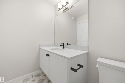 3243 Dixon Way Sw, Edmonton, AB - Indoor Photo Showing Bathroom