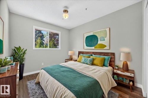 7419 15 Avenue Nw, Edmonton, AB - Indoor Photo Showing Bedroom