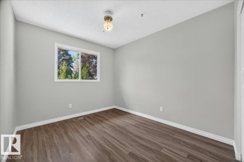 7419 15 Avenue Nw, Edmonton, AB - Indoor Photo Showing Other Room