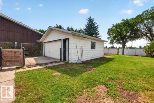 7419 15 Avenue Nw, Edmonton, AB - Outdoor