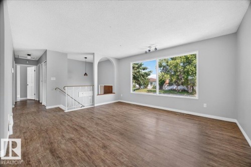 7419 15 Avenue Nw, Edmonton, AB - Indoor