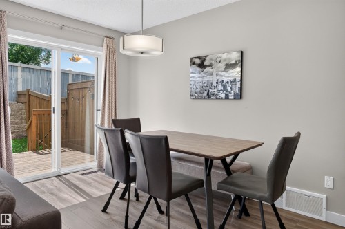 4 Hammett Gate, Spruce Grove, AB - Indoor Photo Showing Dining Room