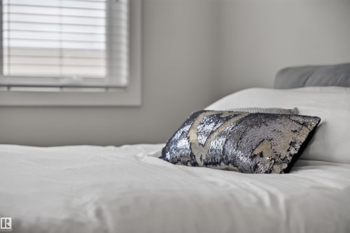 4 Hammett Gate, Spruce Grove, AB - Indoor Photo Showing Bedroom
