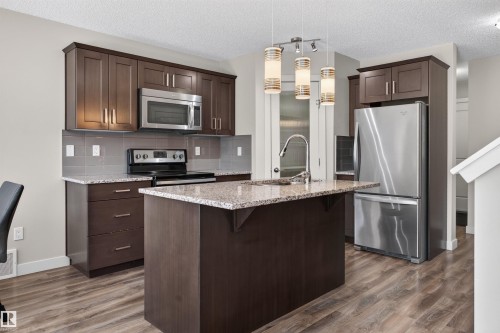4 Hammett Gate, Spruce Grove, AB - Indoor Photo Showing Kitchen With Stainless Steel Kitchen With Upgraded Kitchen