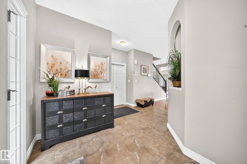 19 Victoria Bay, Spruce Grove, AB - Indoor Photo Showing Other Room