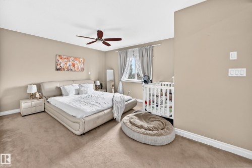 19 Victoria Bay, Spruce Grove, AB - Indoor Photo Showing Bedroom