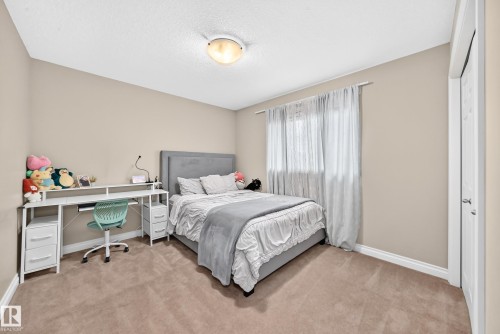 19 Victoria Bay, Spruce Grove, AB - Indoor Photo Showing Bedroom