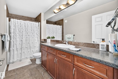 19 Victoria Bay, Spruce Grove, AB - Indoor Photo Showing Bathroom