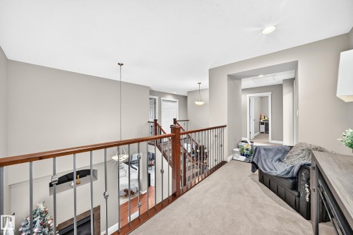 19 Victoria Bay, Spruce Grove, AB - Indoor Photo Showing Other Room