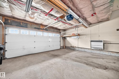 19 Victoria Bay, Spruce Grove, AB - Indoor Photo Showing Garage