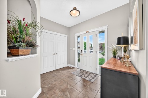 19 Victoria Bay, Spruce Grove, AB - Indoor Photo Showing Other Room
