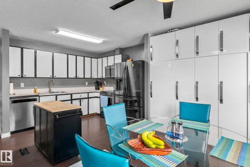5519 10 Avenue Nw, Edmonton, AB - Indoor Photo Showing Kitchen