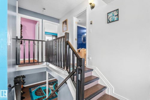 5519 10 Avenue Nw, Edmonton, AB - Indoor Photo Showing Other Room