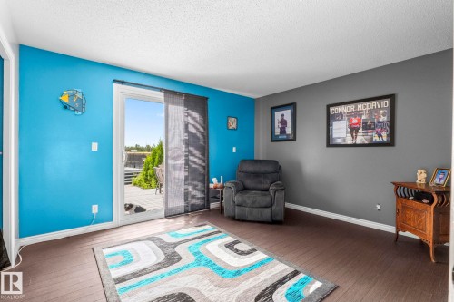 5519 10 Avenue Nw, Edmonton, AB - Indoor