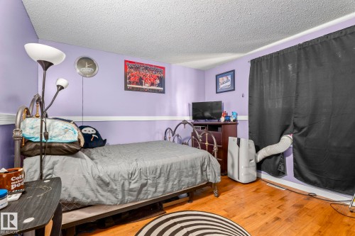 5519 10 Avenue Nw, Edmonton, AB - Indoor Photo Showing Bedroom