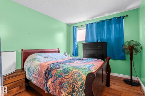 5519 10 Avenue Nw, Edmonton, AB - Indoor Photo Showing Bedroom