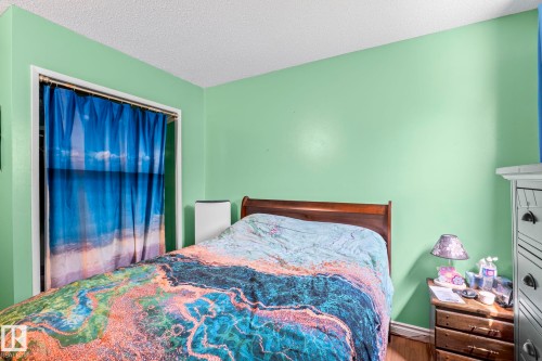 5519 10 Avenue Nw, Edmonton, AB - Indoor Photo Showing Bedroom