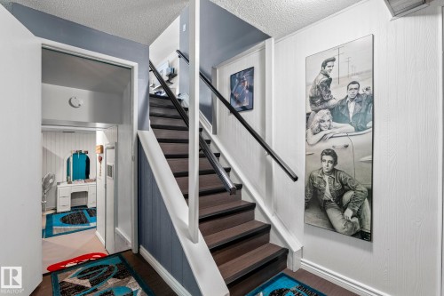 5519 10 Avenue Nw, Edmonton, AB - Indoor Photo Showing Other Room