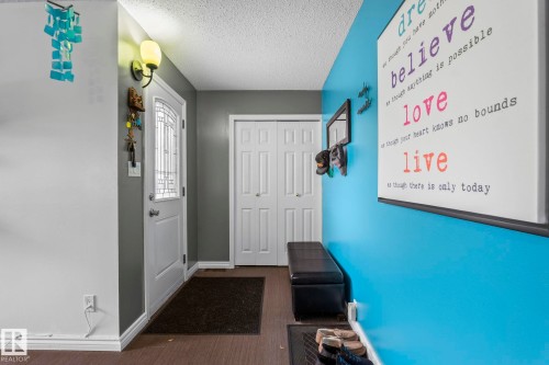 5519 10 Avenue Nw, Edmonton, AB - Indoor Photo Showing Other Room