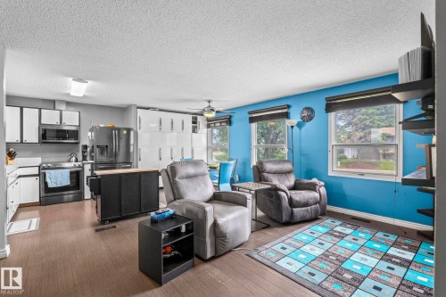 5519 10 Avenue Nw, Edmonton, AB - Indoor
