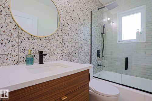 11142 51 Street Nw, Edmonton, AB - Indoor Photo Showing Bathroom
