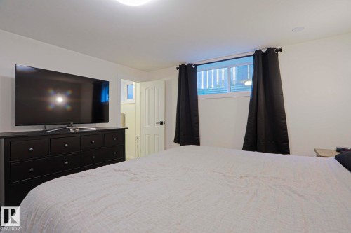 11142 51 Street Nw, Edmonton, AB - Indoor Photo Showing Bedroom