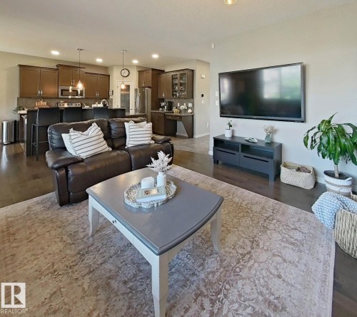 4006 Charles Place Sw, Edmonton, AB - Indoor Photo Showing Living Room