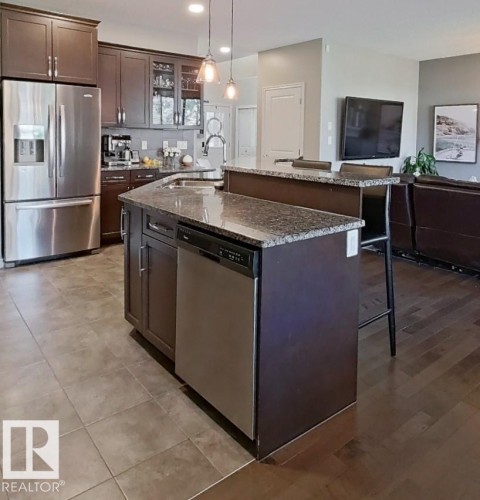 4006 Charles Place Sw, Edmonton, AB - Indoor Photo Showing Kitchen