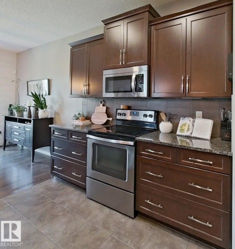 4006 Charles Place Sw, Edmonton, AB - Indoor Photo Showing Kitchen