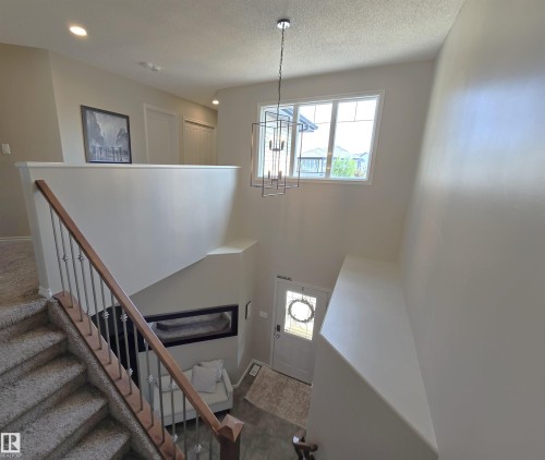4006 Charles Place Sw, Edmonton, AB - Indoor Photo Showing Other Room