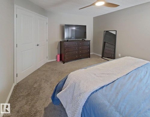 4006 Charles Place Sw, Edmonton, AB - Indoor Photo Showing Bedroom