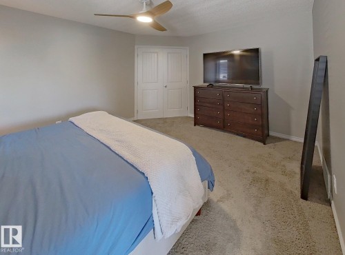 4006 Charles Place Sw, Edmonton, AB - Indoor Photo Showing Bedroom