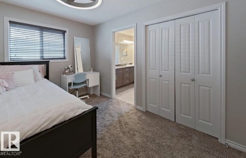 4006 Charles Place Sw, Edmonton, AB - Indoor Photo Showing Bedroom