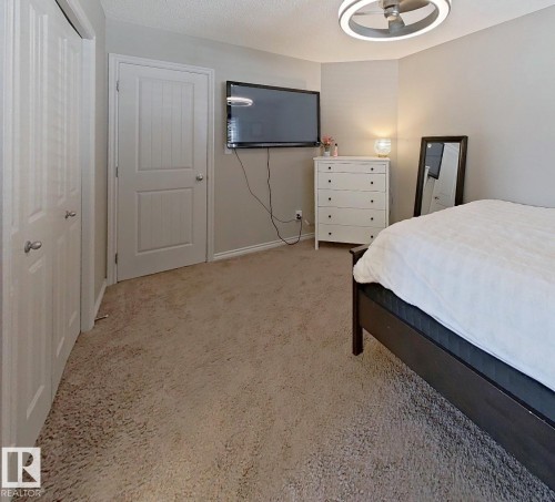 4006 Charles Place Sw, Edmonton, AB - Indoor Photo Showing Bedroom