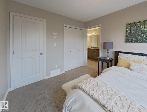 4006 Charles Place Sw, Edmonton, AB - Indoor Photo Showing Bedroom