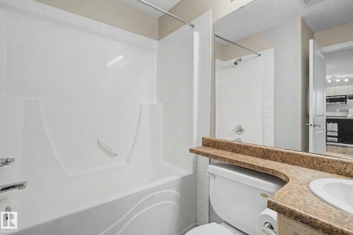 #105 240 Spruce Ridge Rd, Spruce Grove, AB - Indoor Photo Showing Bathroom