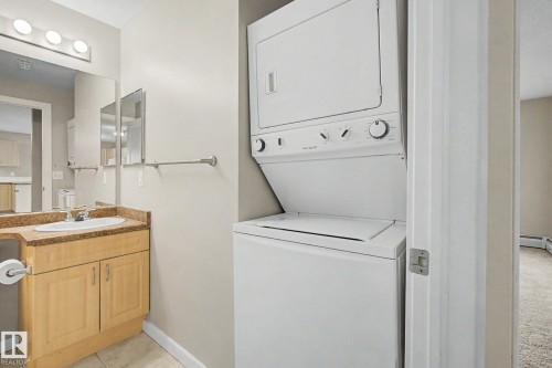 #105 240 Spruce Ridge Rd, Spruce Grove, AB - Indoor Photo Showing Laundry Room