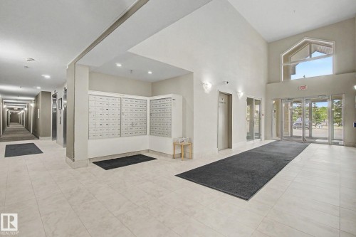 #105 240 Spruce Ridge Rd, Spruce Grove, AB - Indoor Photo Showing Other Room