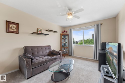 #306 6623 172 St Nw, Edmonton, AB - Indoor Photo Showing Living Room