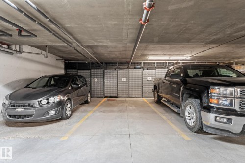 #306 6623 172 St Nw, Edmonton, AB - Indoor Photo Showing Garage