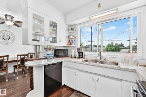 5611 134A Avenue Nw, Edmonton, AB - Indoor Photo Showing Kitchen With Double Sink