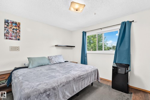 5611 134A Avenue Nw, Edmonton, AB - Indoor Photo Showing Bedroom